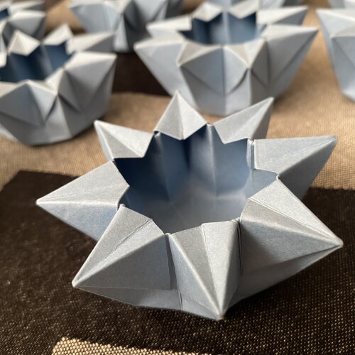 Forminha para Doces em Origami | Estrela 8 pontas