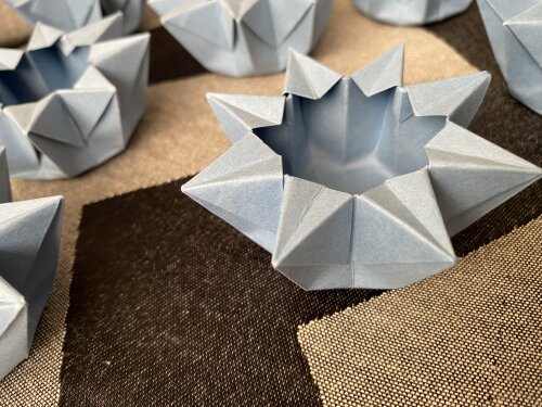Forminha para Doces em Origami | Estrela 8 pontas