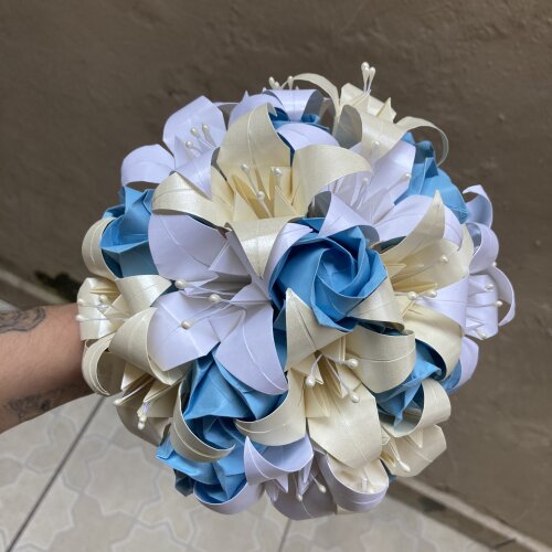 Buquê Origami Lírios e Rosas
