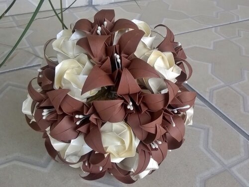 Buquê Origami Lírios e Rosas