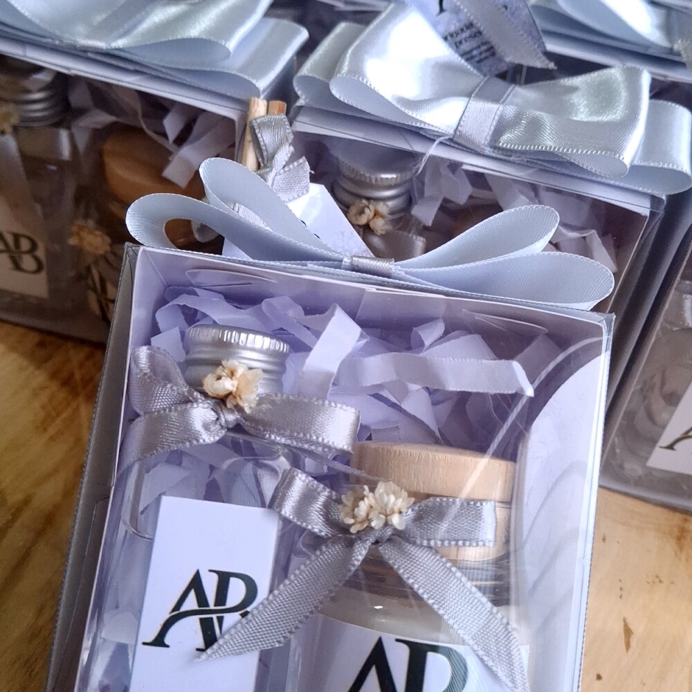 100 Kit Vela e Difusor artesanal Personalizado para aniversárioe