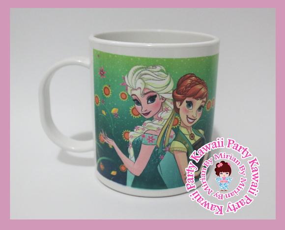 Caneca plástica frozen