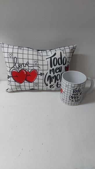 Kit Almofada e Caneca Namorados