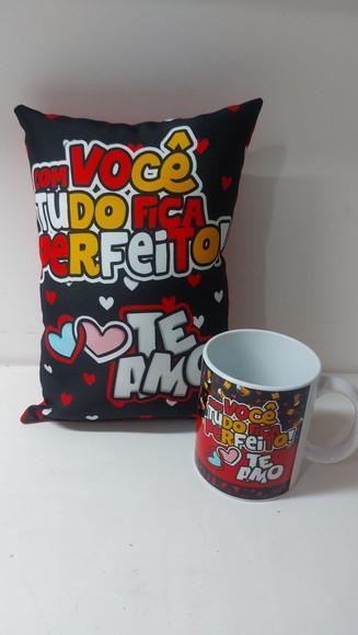 Kit Almofada e Caneca Namorados