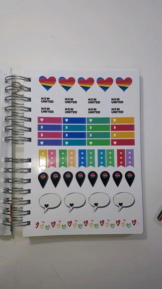 Kit Caderno e Estojo Now United