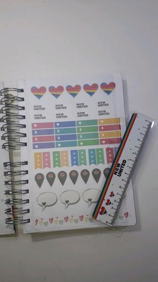 Kit Caderno e Estojo Now United