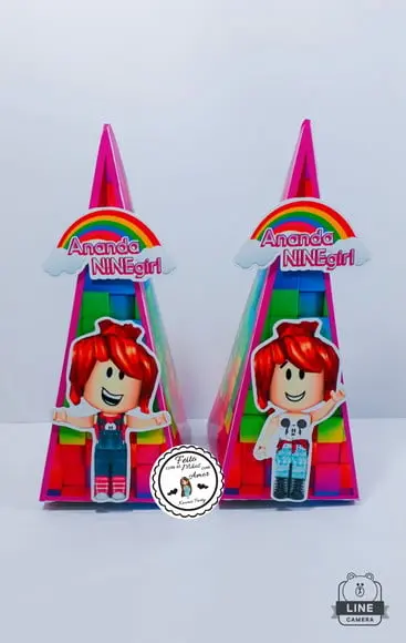 Caixa Piramide Julia Minegirl