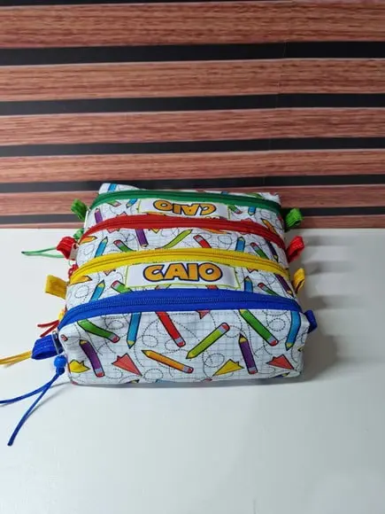 Estojo 4 Divisórias Escolar