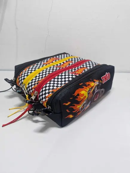Estojo 4 Divisórias Hot Wheels 2