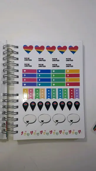 Kit Caderno e Estojo Now United