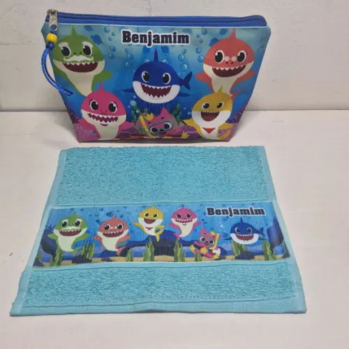 Kit Necessaire + Toalhinha Baby Shark