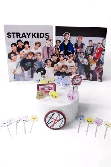 Kit Só 1 Bolinho Stray Kids