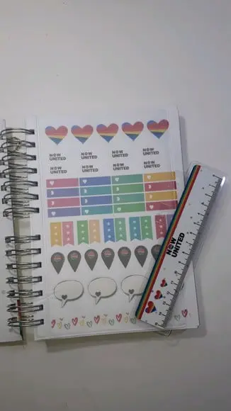 Kit Caderno e Estojo Now United