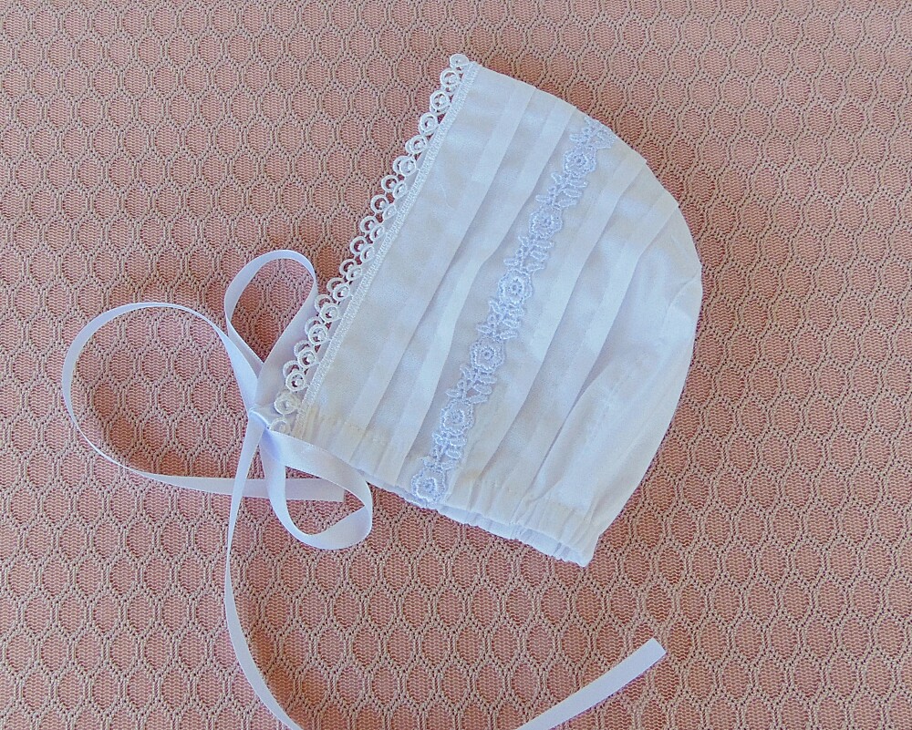 Vestido infantil de batizado branco para bebê menina com touca
