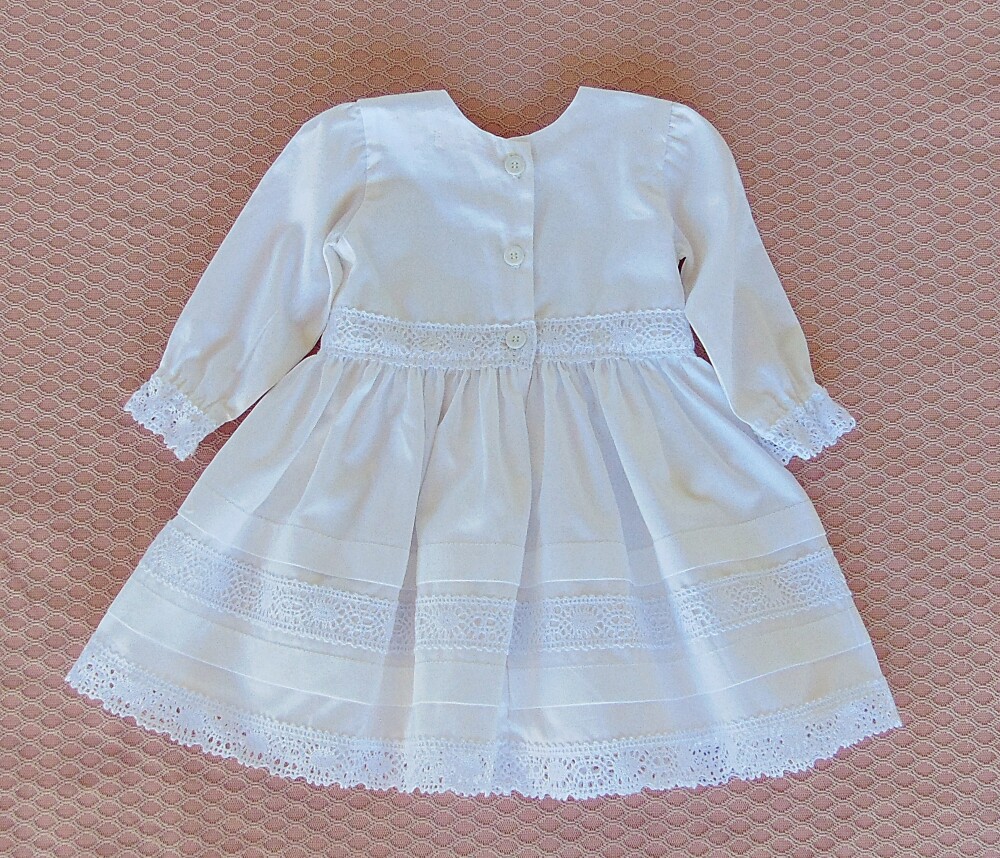 Vestido infantil de batizado branco para bebê menina