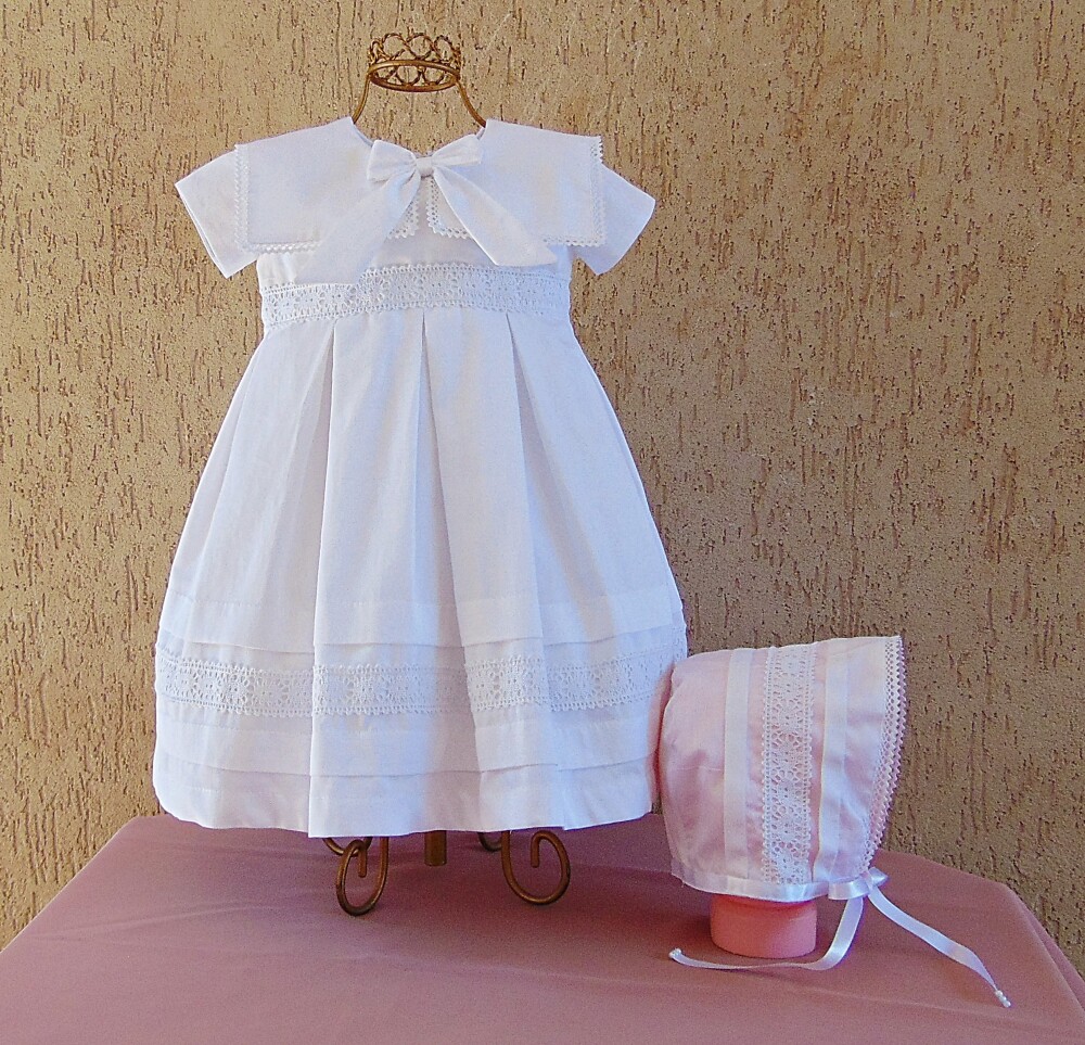 Vestido infantil de batizado branco para bebê menina com touca