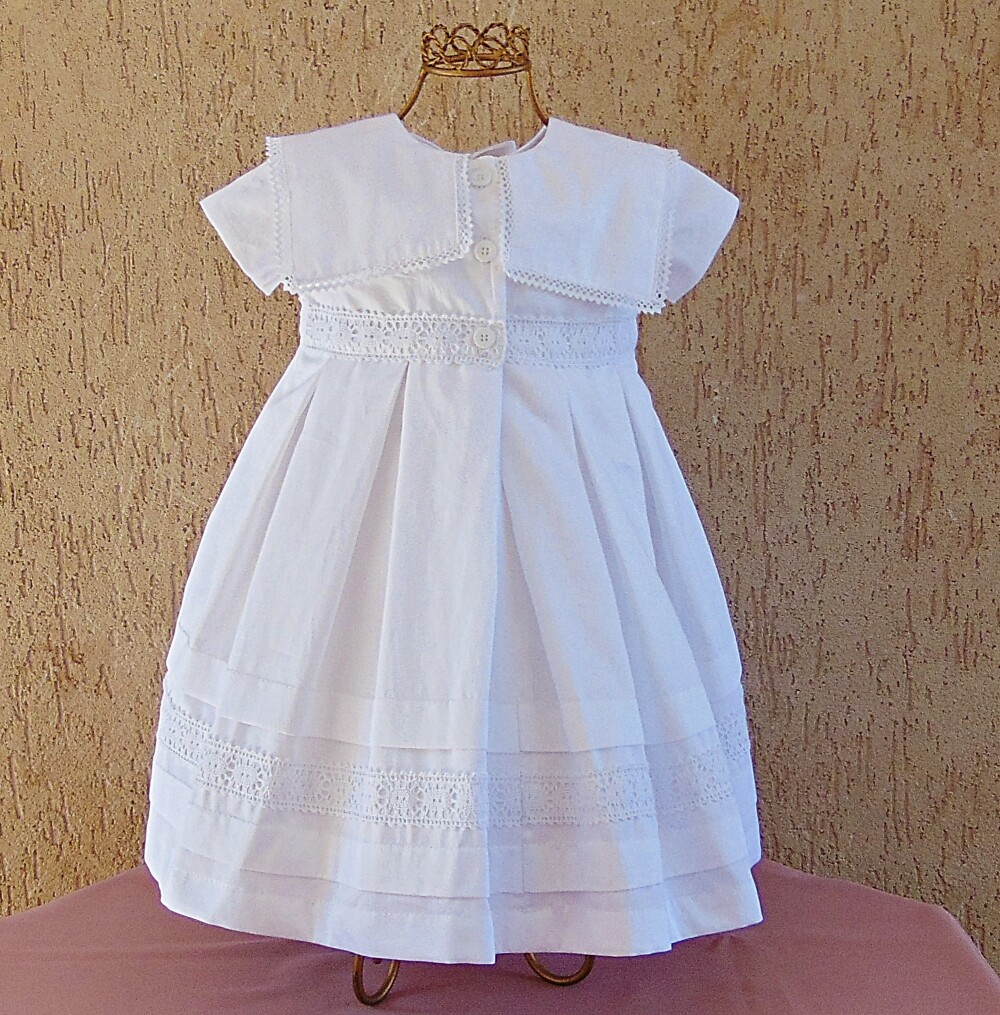 Vestido infantil de batizado branco para bebê menina com touca