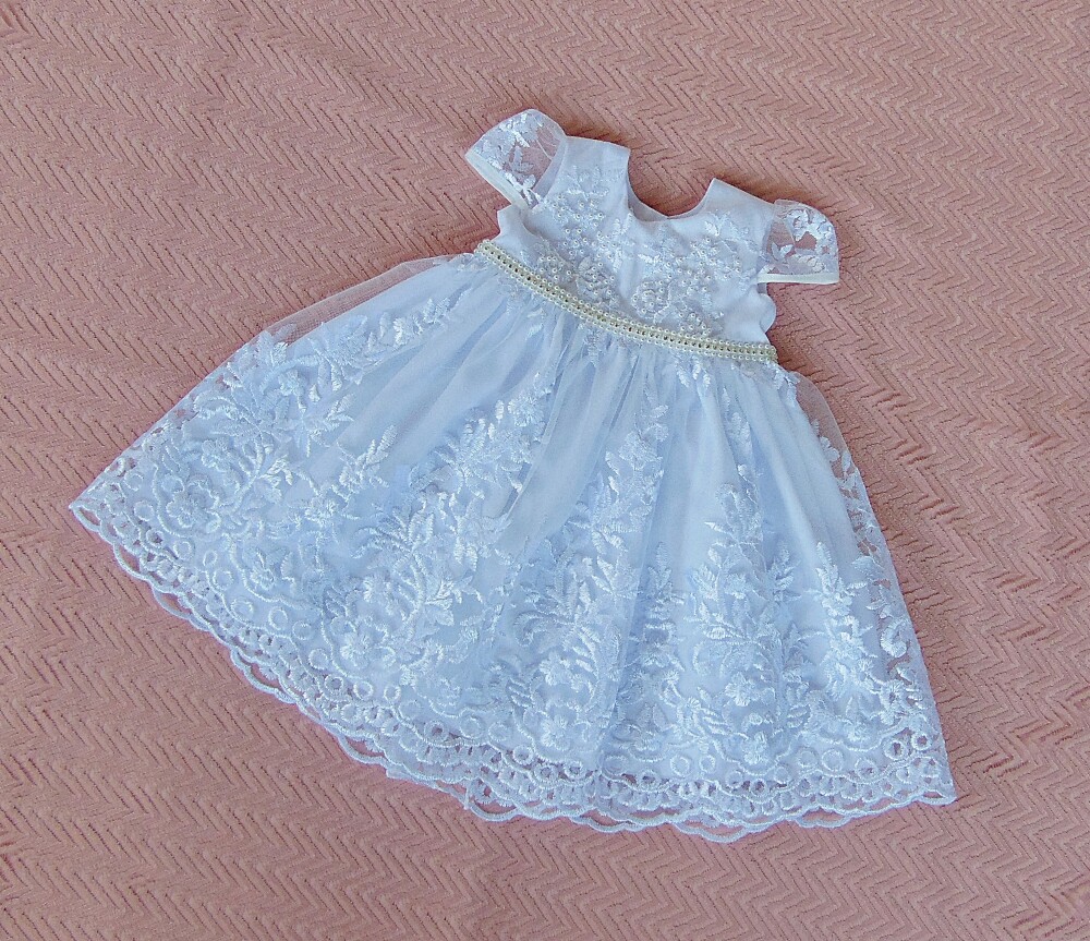 Vestido infantil de batizado branco com rendas para bebê menina