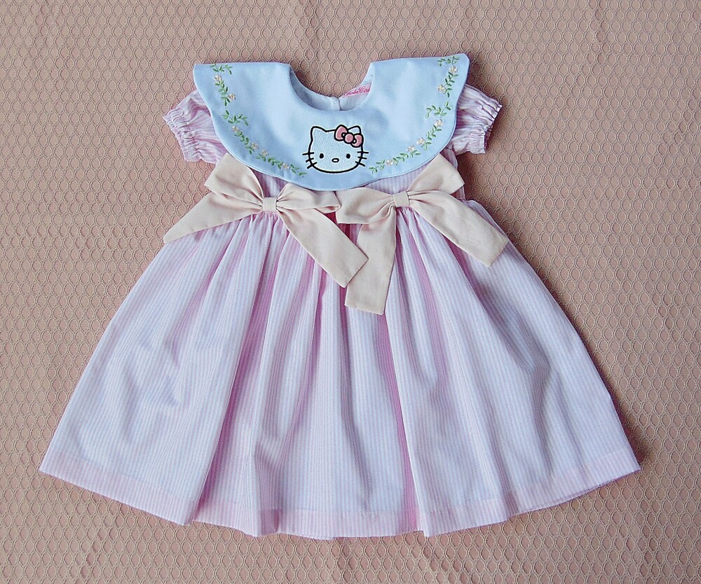Vestido infantil Hello Kitty para bebê menina.