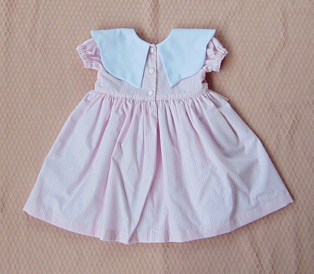 Vestido infantil Hello Kitty para bebê menina.
