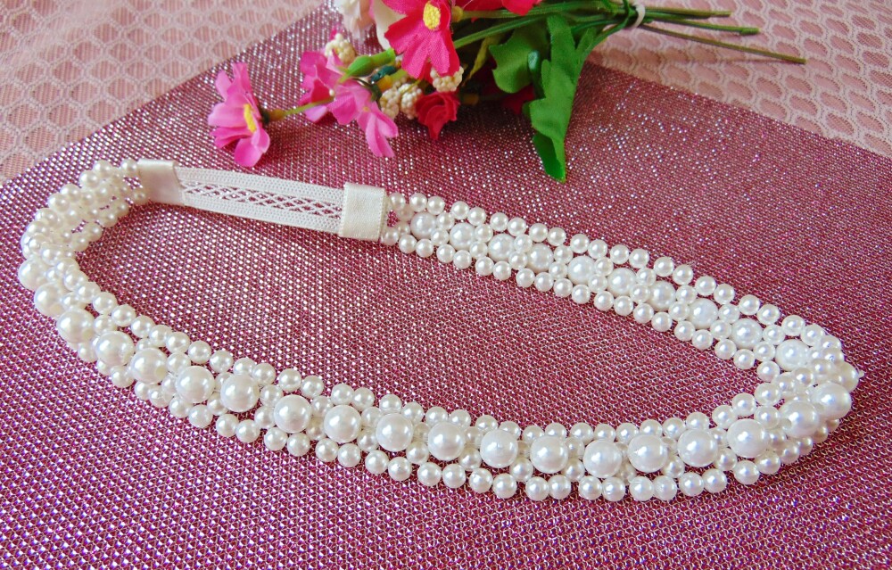 Tiara de pérolas luxo com elástico regulável