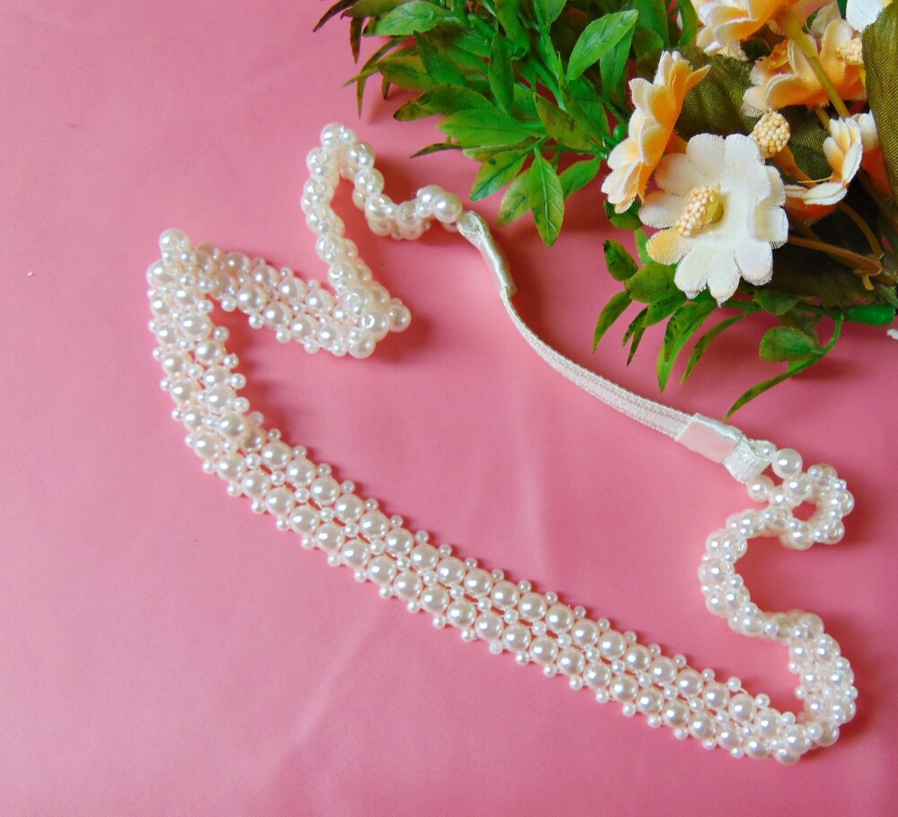Tiara de pérolas luxo com elástico regulável