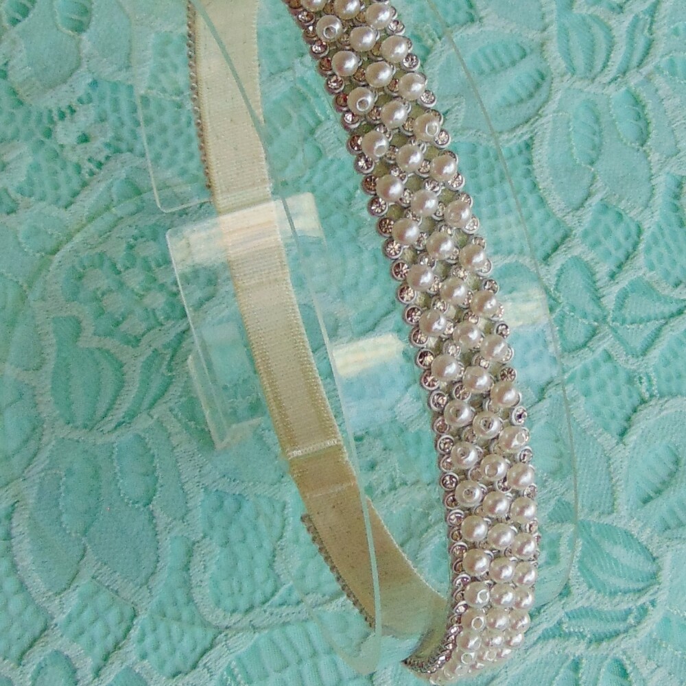 Tiara de pérolas luxo com elástico reguláve