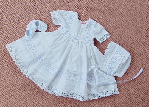 Vestido infantil de batizado branco para bebê menina com touca e sapatinho