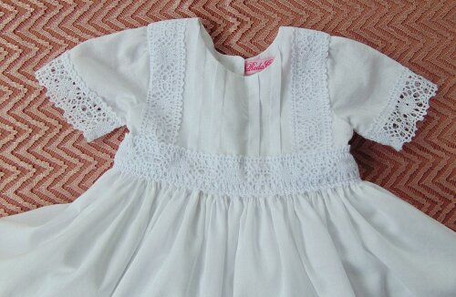 Vestido infantil de batizado branco para bebê menina com touca e