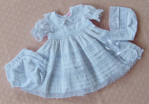 Vestido infantil de batizado branco para bebê menina com touca e sapatinho