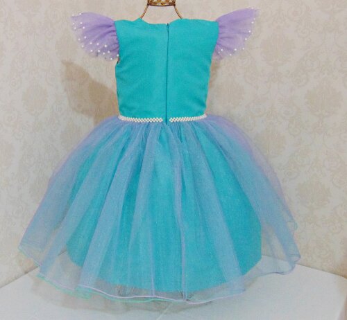Vestido infantil princesa Ariel pequena sereia para bebê menina.