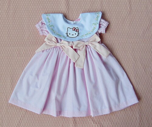 Vestido infantil Hello Kitty para bebê menina.