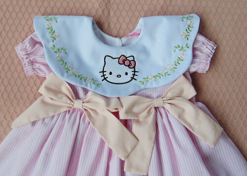 Vestido infantil Hello Kitty para bebê menina.