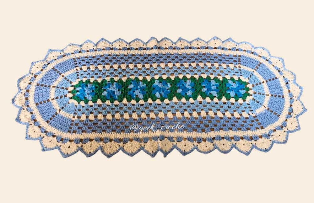 💙🌸 Tapete Oval Médio em Crochê Artesanal 💙🌸 + Frete