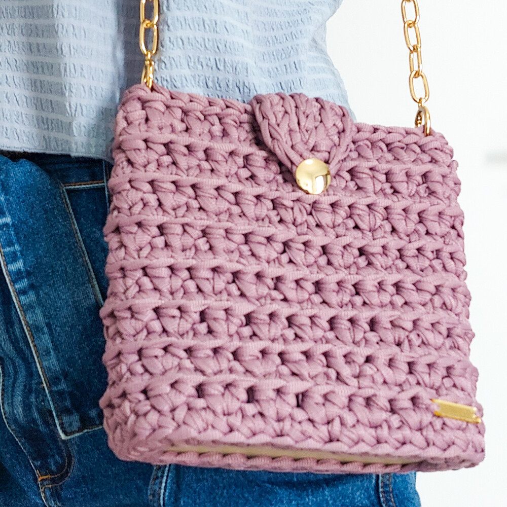 Bolsa de crochê com corrente