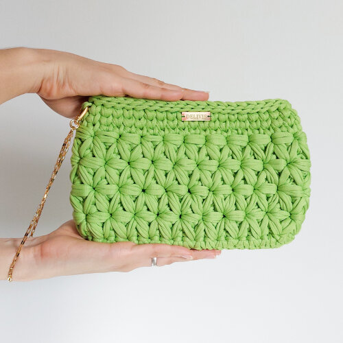 Bolsa de mão de crochê tropical