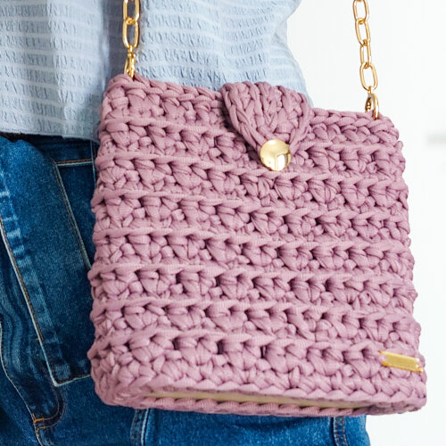 Bolsa de crochê com corrente