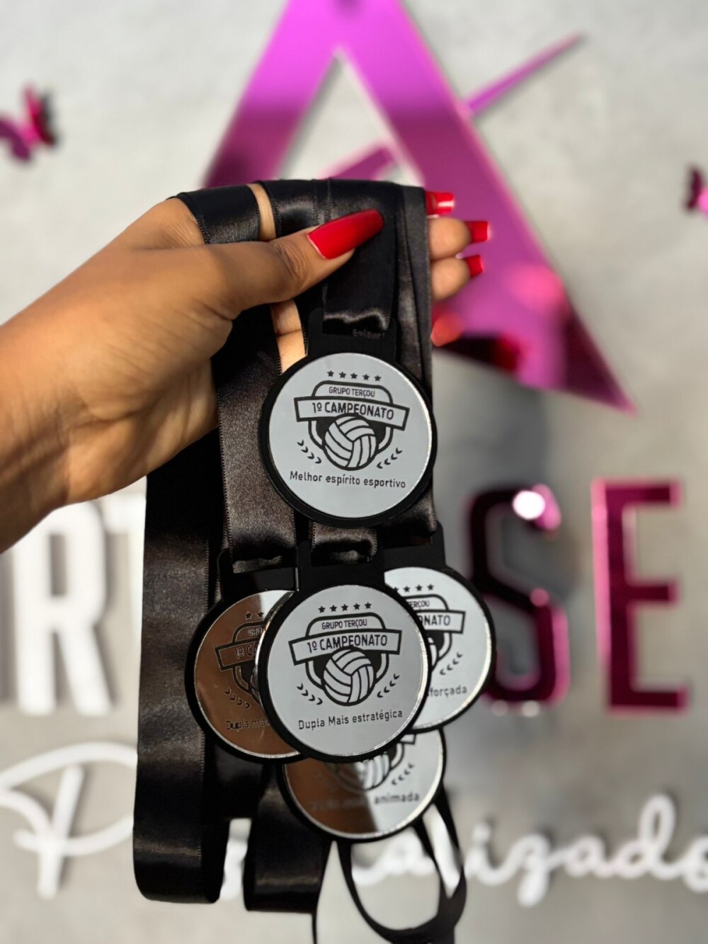 Medalha de Acrílico Preto com Espelhado Personalizada – Esport