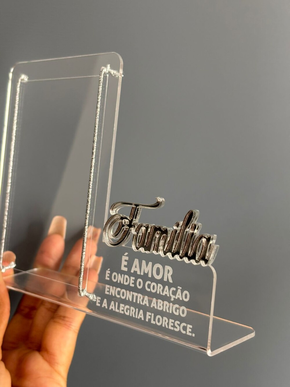 Porta-retrato Família é a definição de AMOR em acrílico.