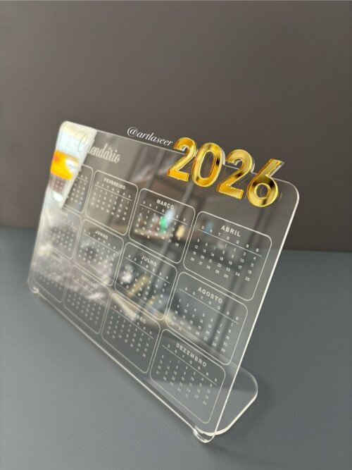 Calendário de Mesa em Acrílico Cristal - Edição 2026