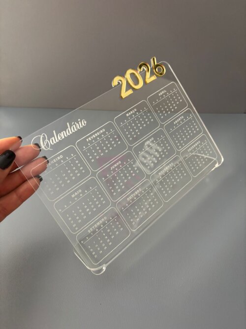 Calendário de Mesa em Acrílico Cristal - Edição 2026