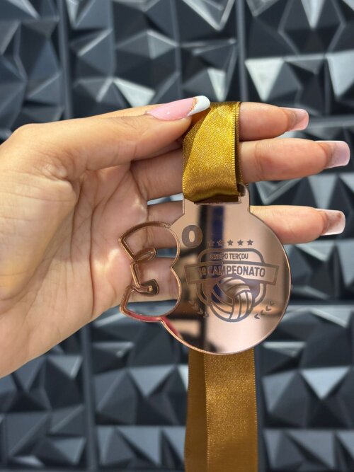 Kit Medalhas Ouro Prata e Bronze Personalizadas – Design Vazado