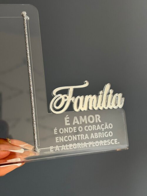 Porta-retrato Família é a definição de AMOR em acrílico.