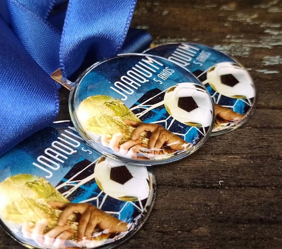 Medalha Resinada Personalizada 5cm em Metal com Fita – Ideal pa