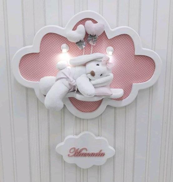 Enfeite de Porta Maternidade Coelhinha na Nuvem com Leds