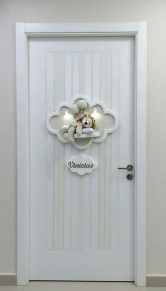 Enfeite de Porta Maternidade Nuvem com Leds