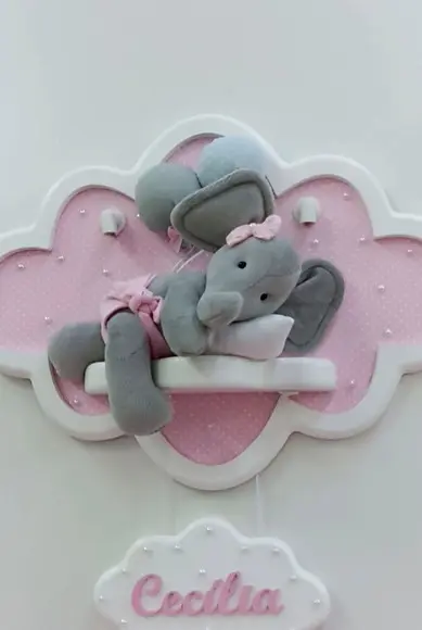 Enfeite de Porta Maternidade Elefante Nuvem com Leds
