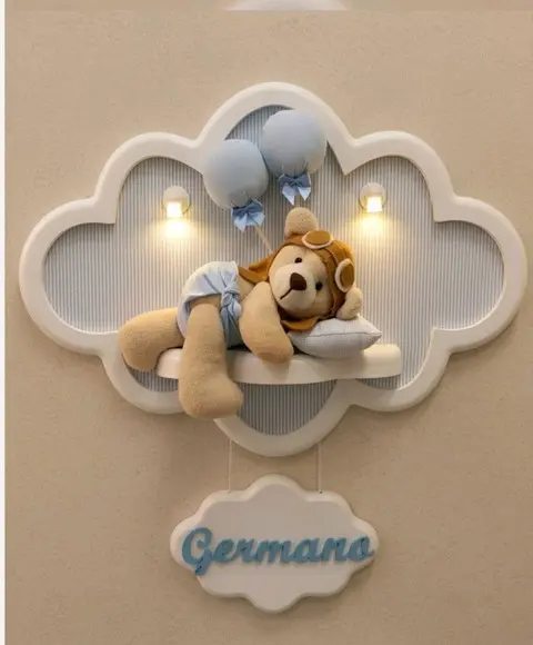 Enfeite de Porta Maternidade Nuvem com Leds
