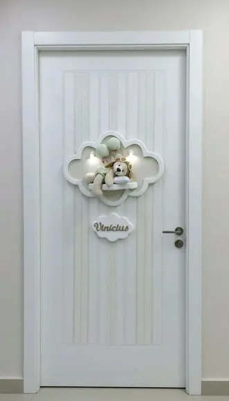 Enfeite de Porta Maternidade Nuvem com Leds