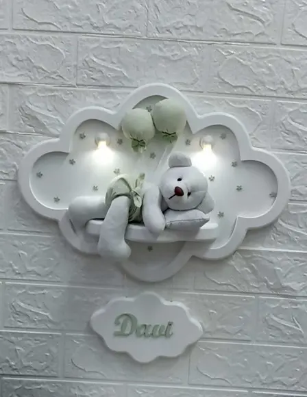 Enfeite de Porta Maternidade Nuvem com Leds